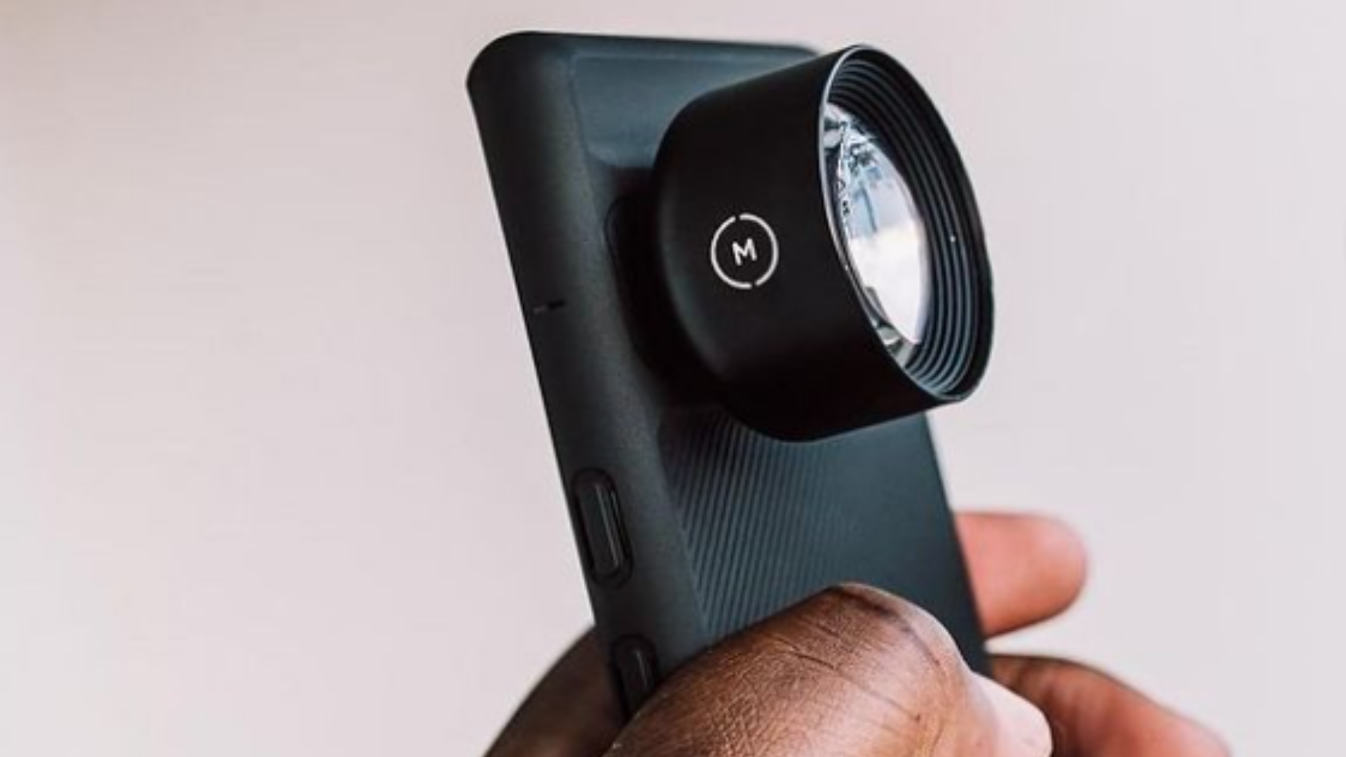 Top three smartphone video accessories that won’t break the bank